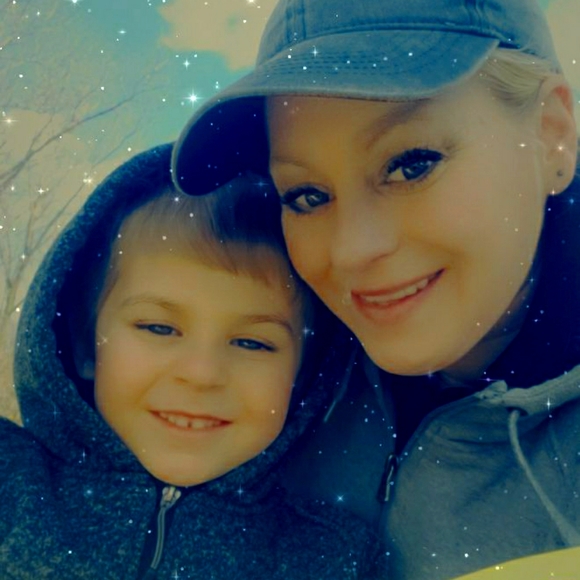 Meet your Posher, Kelly - Picture 1 of 2